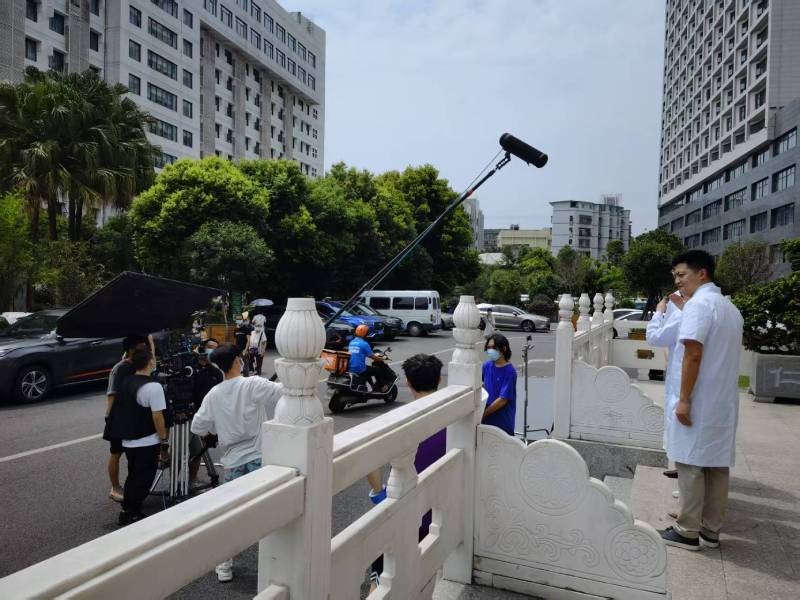 白云鄂博矿区广告片拍摄公司低成本实现高规格制作的诀窍